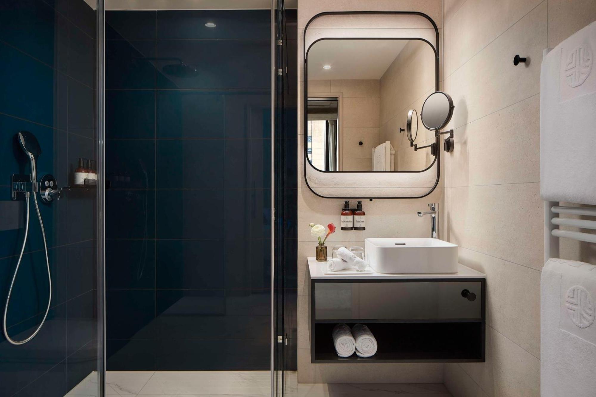 Отель Nh Collection Frankfurt Spin Tower Франкфурт-на-Майне Экстерьер фото